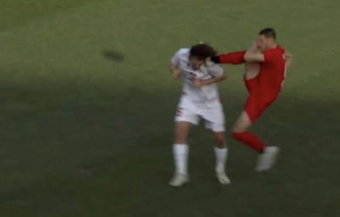 Football Lebanon - أسرع بطاقة حمراء