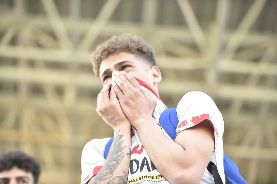 Football Lebanon - بالفرح والدموع