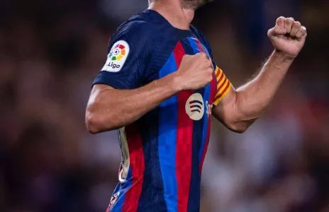 Football Lebanon - بايرن وبرشلونة يمدّدان عقدي تشوبو-موتينغ وسيرجي روبرتو