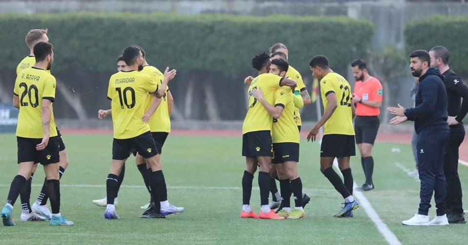 Football Lebanon - العهد يفوز على الساحل ويبعد النجمة عن المنافسة