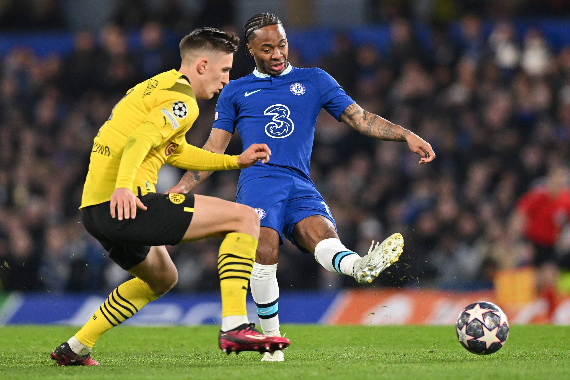 Football Lebanon - تشلسي ينهي أحلام دورتموند... وبنفيكا يتابع التوهج الأوروبي