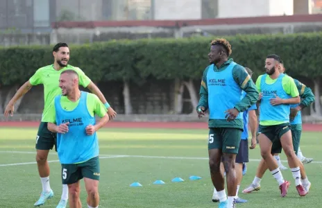 Football Lebanon - تدريبات الأنصار خلف أبواب موصدة