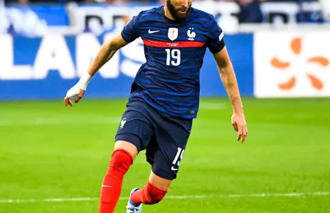 Football Lebanon - حرب كلامية وسخرية بين بنزيمة وديشان