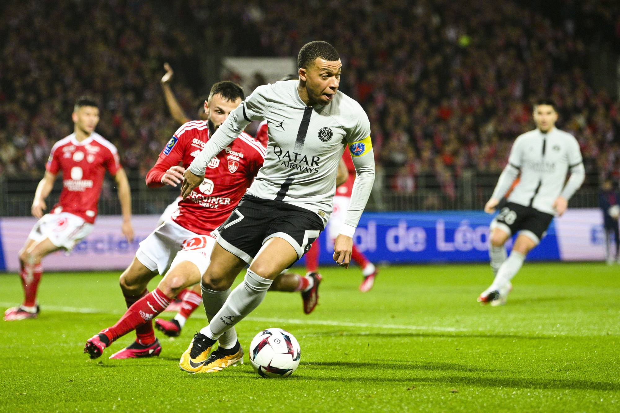Football Lebanon - مبابي ينقذ سان جيرمان في الدوري... وتعثر رين