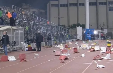 Football Lebanon - توقف المباراة الختامية بين العهد والانصار