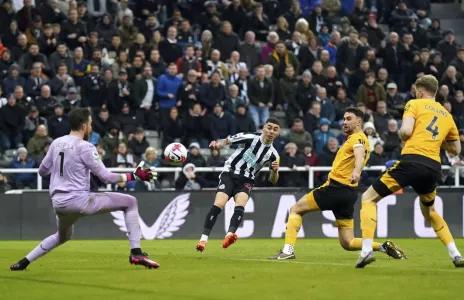 Football Lebanon - نيوكاسل ينتزع المركز الخامس من ليفربول