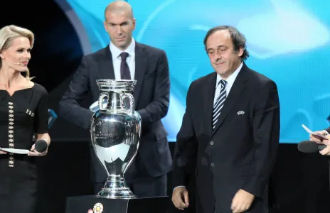 Football Lebanon - بلاتيني يعارض العودة إلى الاتحاد الفرنسي