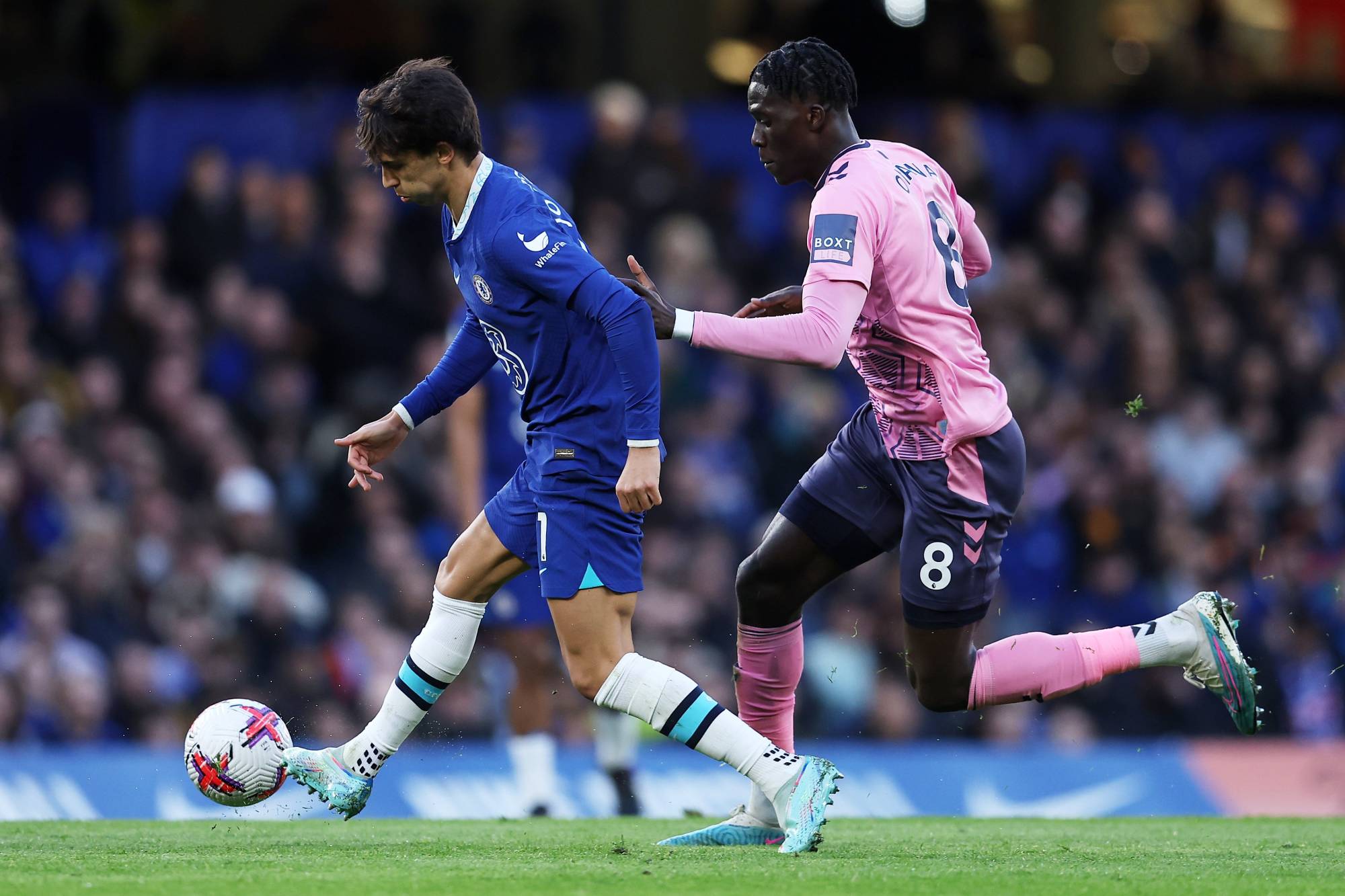 Football Lebanon - توتنهام وتشلسي ينزفان أمام فرق القاع... ونيوكاسل ينتفض