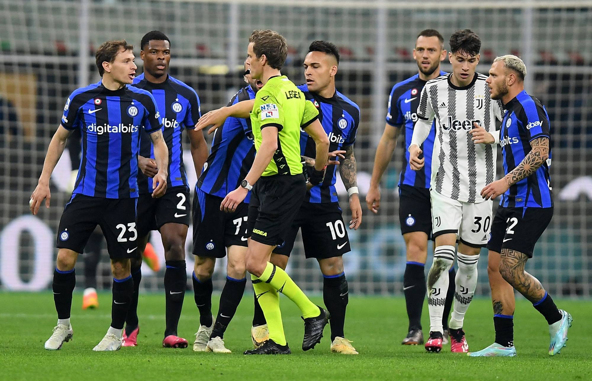 Football Lebanon - يوفنتوس يُسقط إنتر في الدربي ويضرب عصفورَين بحجر