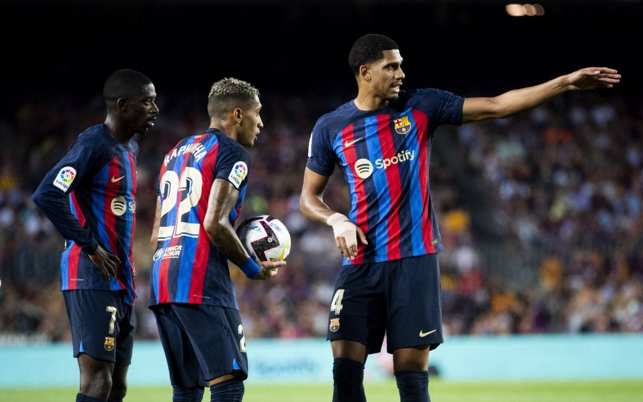 Football Lebanon - إصابة قوية لأراوخو مدافع برشلونة