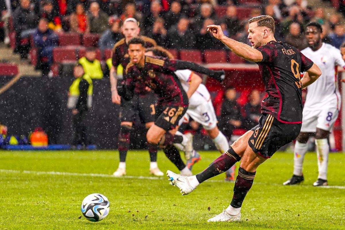 Football Lebanon - انتصارات ودية لبلجيكا والأوروغواي وكولومبيا