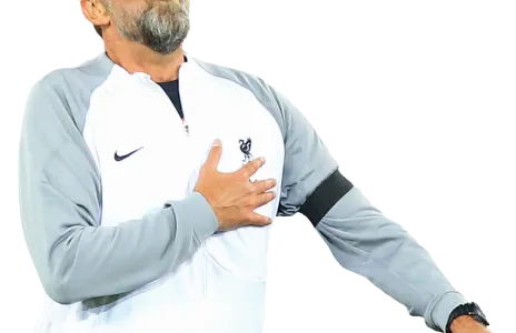 Football Lebanon - إقالة مدربَي بلد الوليد وإسبانيول... لكن كلوب صامد