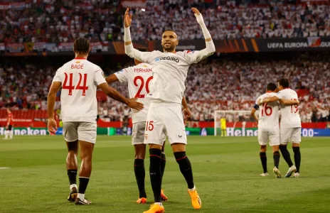 Football Lebanon - إشبيلية يطيح بمانشستر ويلحق بيوفنتوس وروما