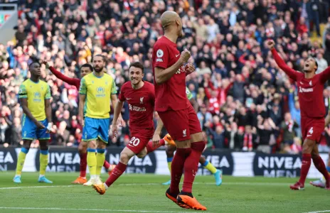 Football Lebanon - ليفربول يعمّق جراح نوتنغهام... ويشعل السباق نحو دوري الأبطال