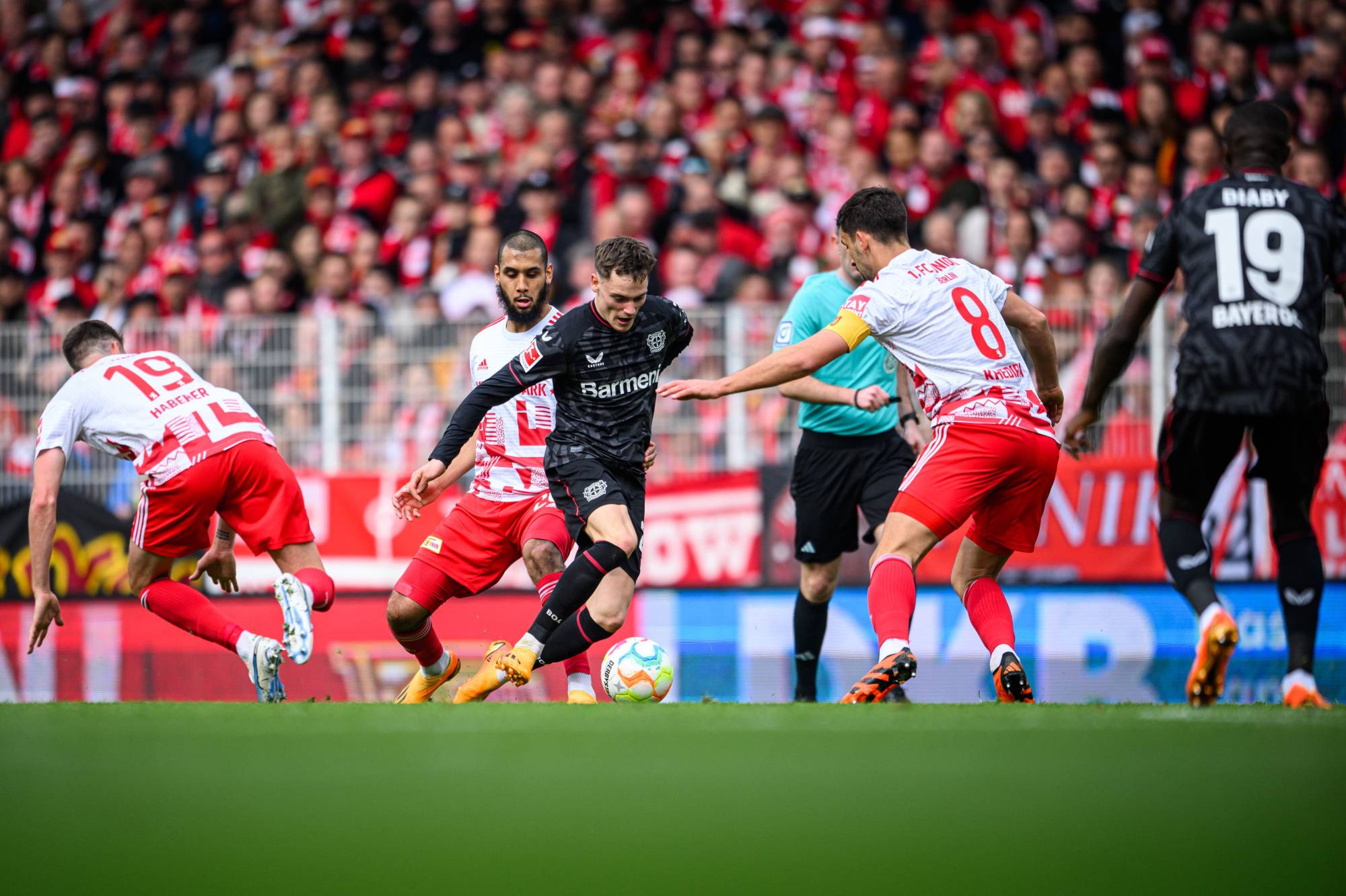 Football Lebanon - الاتحاد "دورتموند ظُلِمَ"... وفرايبورغ يَلحق بأونيون