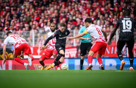 Football Lebanon - الاتحاد "دورتموند ظُلِمَ"... وفرايبورغ يَلحق بأونيون