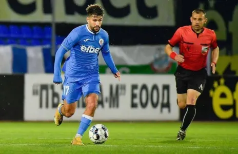 Football Lebanon - رسمياً الجزائري إدريس يعزز صفوف الأنصار