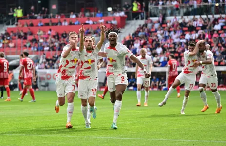 Football Lebanon - بايرن ينجو... ولايبزيغ إلى دوري الأبطال... و"خبصة" في البهوط