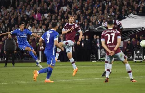 Football Lebanon - وست هام وبازل يقلبان الطاولة على ألكمار وفيورنتينا