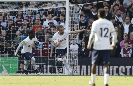 Football Lebanon - هبوط ساوثمبتون... تعثر نيوكاسل وتشلسي وتوتنهام... وفوز يونايتد