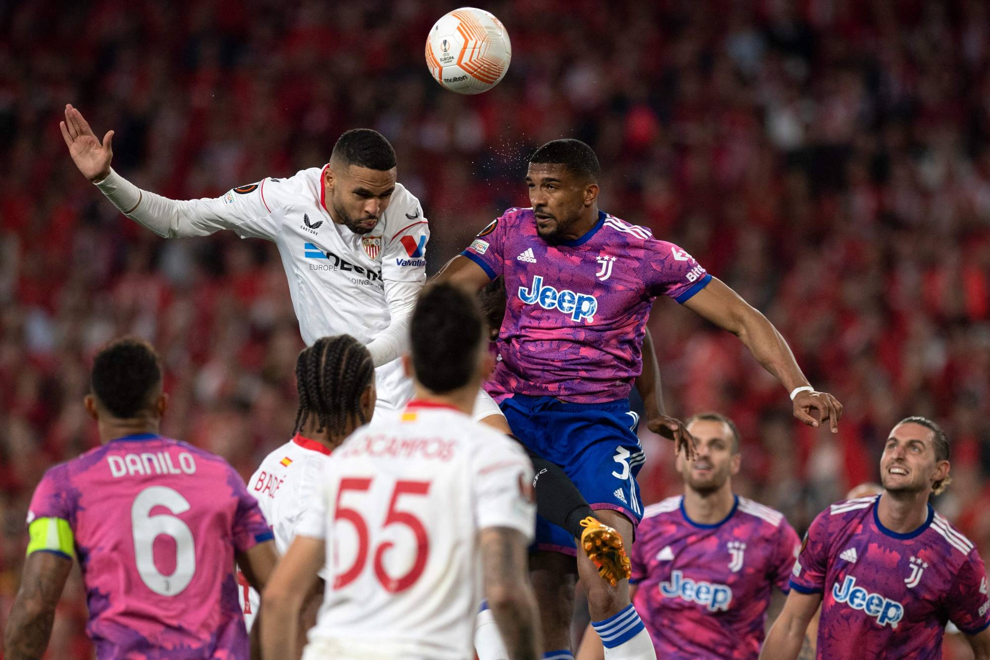 Football Lebanon - روما وإشبيلية إلى نهائي "يوروبا ليغ" على حساب ليفركوزن ويوفنتوس