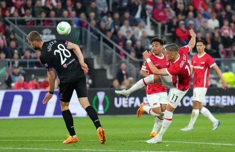 Football Lebanon - وست هام وفيورنتينا إلى نهائي كونفرنس ليغ