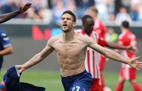 Football Lebanon - لايبزيغ يصعق بايرن محققاً أحلام دورتموند... ونكستان قويّتان للعاصمة برلين