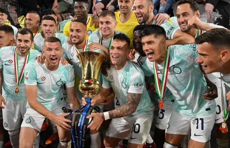 Football Lebanon - مارتينيز يتوّج إنتر بكأس إيطاليا