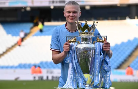 Football Lebanon - هالاند يحصد جائزتَي الأفضل في إنكلترا