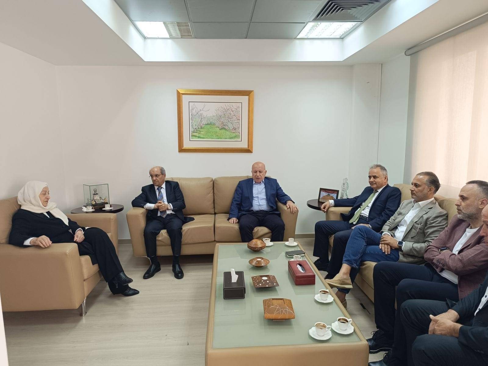 Football Lebanon - وفد رياضي بزيارة للسيدة بهية الحريري