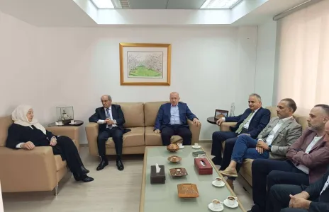 Football Lebanon - وفد رياضي بزيارة للسيدة بهية الحريري