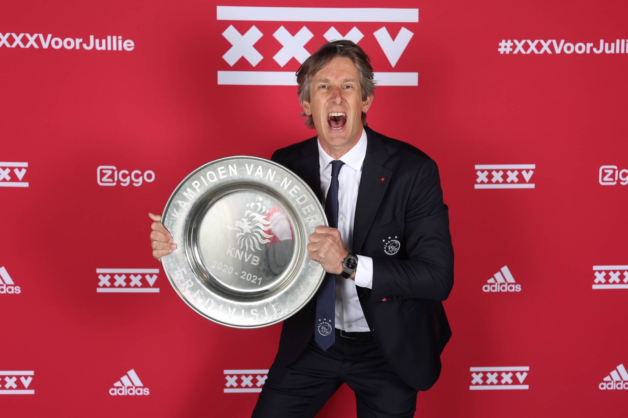 Football Lebanon - فان در سار يغادر رئاسة أياكس أمستردام