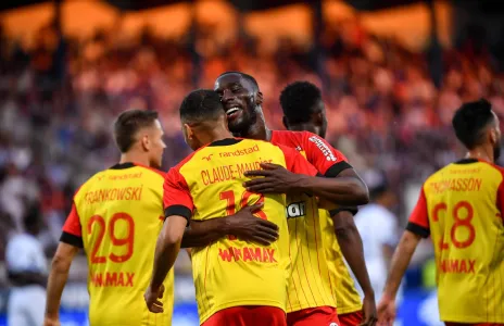 Football Lebanon - ميسي يُوَدّع بطريقة غير لائقة... ولانس يُرسل أوكسير إلى الدرجة الثانية