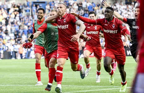 Football Lebanon - في الدقيقة 90+4... ألديرفيلد يتوّج أنتويرب بطلاً لبلجيكا
