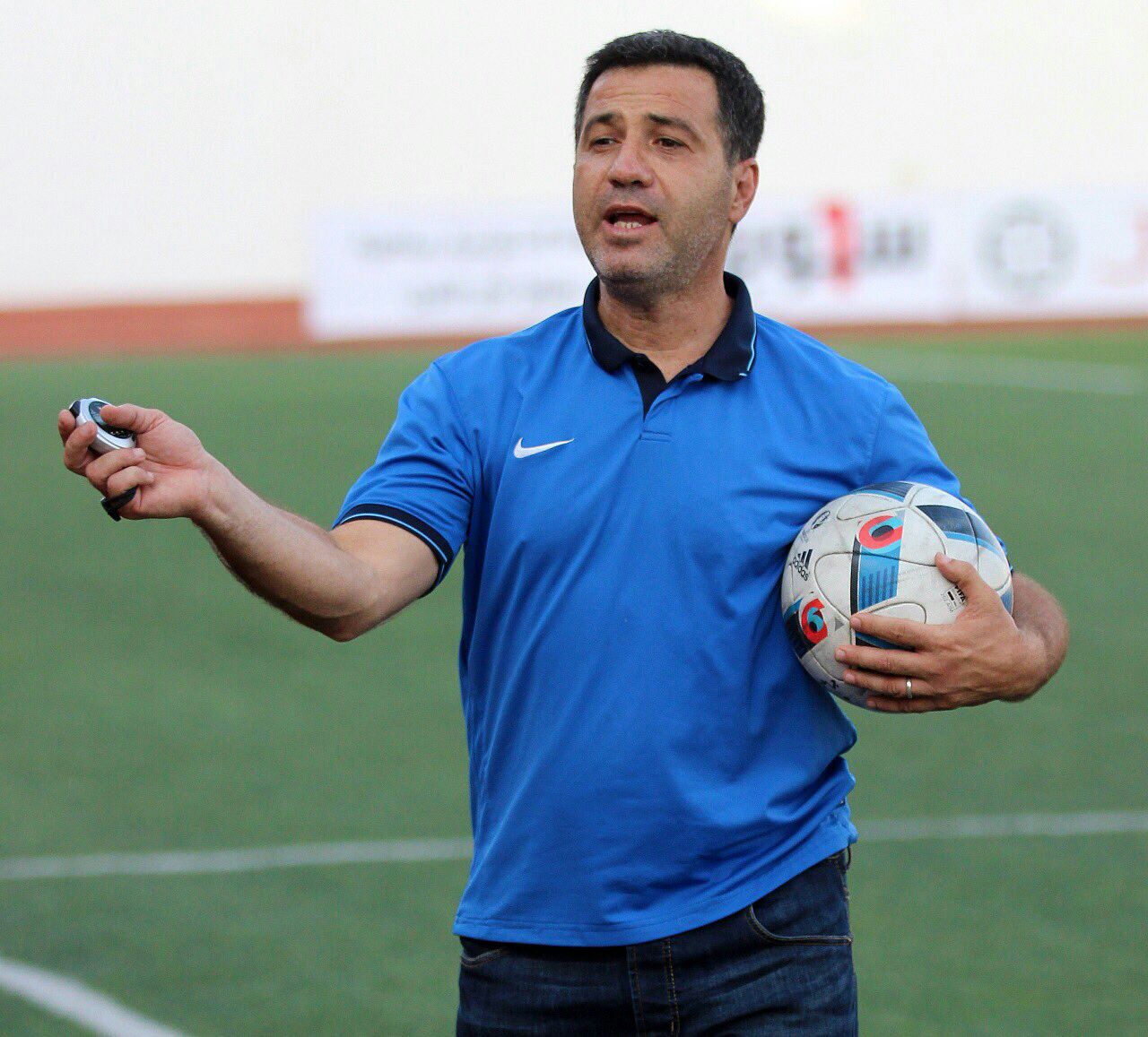 Football Lebanon - الحاج خارج أسوار النبيذي