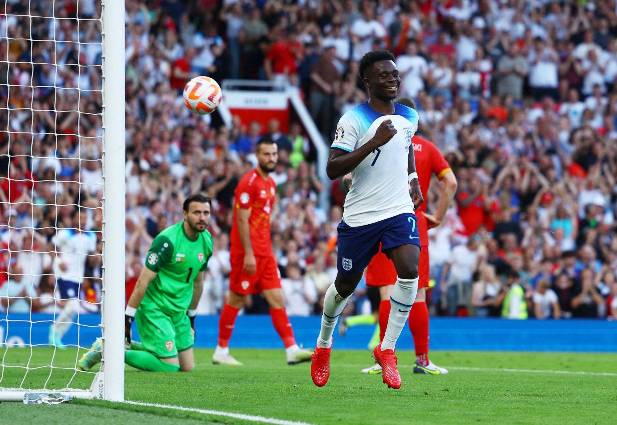 Football Lebanon - فرنسا وإنكلترا على أبواب كأس أوروبا... وجولة تصفيات غزيرة الأهداف