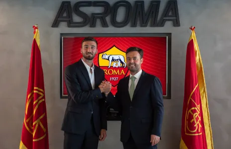 Football Lebanon - كريستانتي يمدّد عقده مع روما