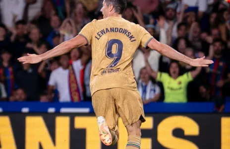 Football Lebanon - الاعتزال يطارد ليفاندوفسكي وكروس يمدّد