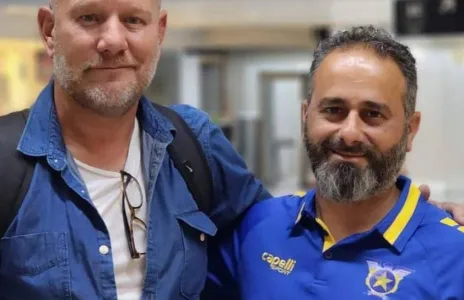 Football Lebanon - مدرب الصفاء الجديد يان دي يونج يصل إلى بيروت