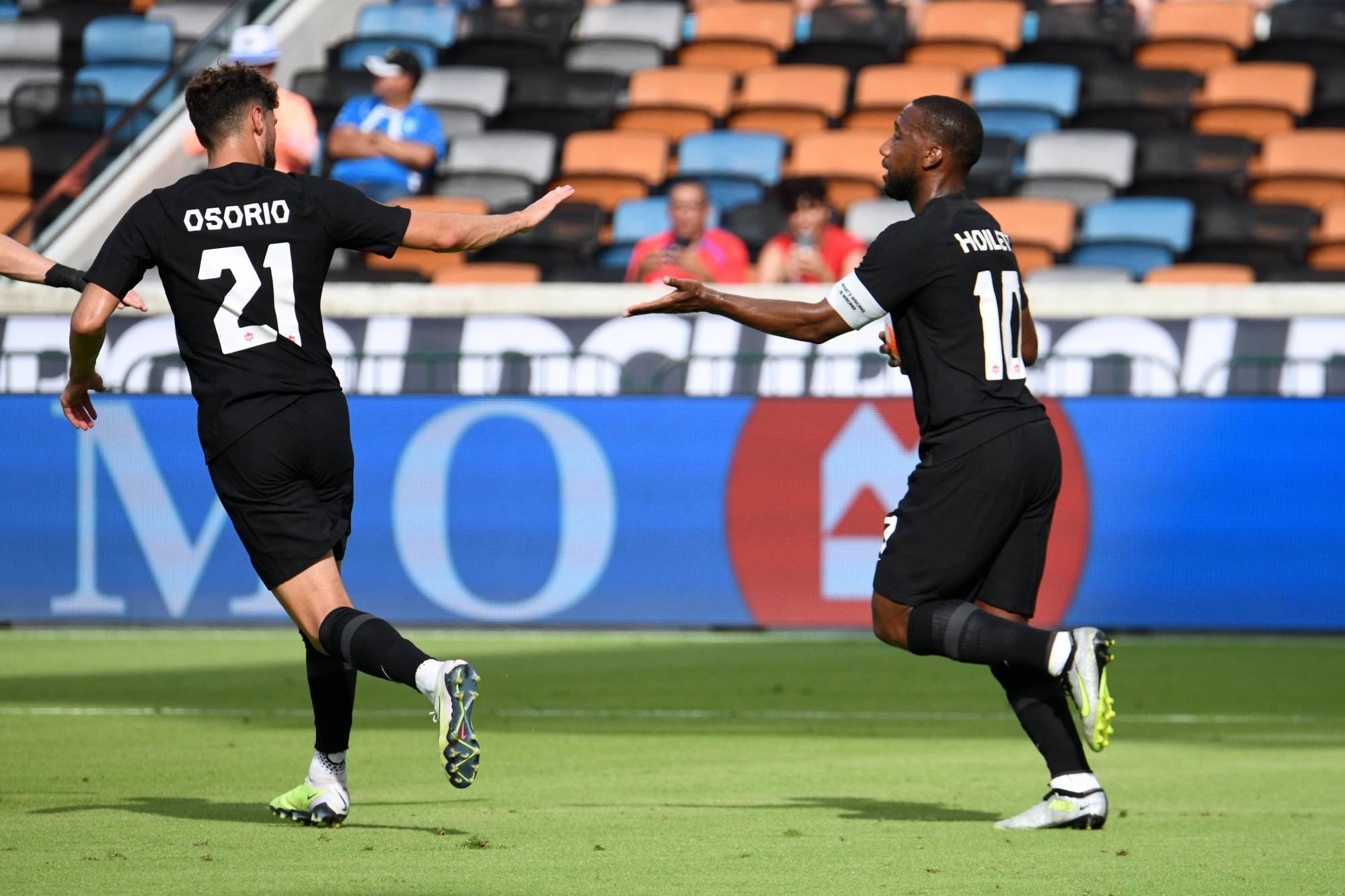 Football Lebanon - كأس كونكاكاف الذهبية: كندا وغواتيمالا وكوستاريكا إلى ربع النهائي