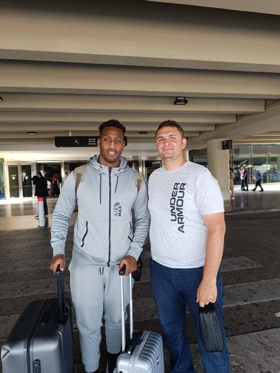 Football Lebanon - وصول أجنبي النجمة إلى مطار بيروت