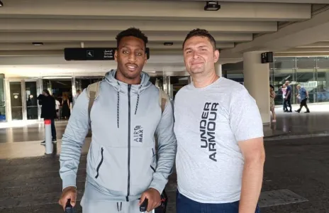 Football Lebanon - وصول أجنبي النجمة إلى مطار بيروت