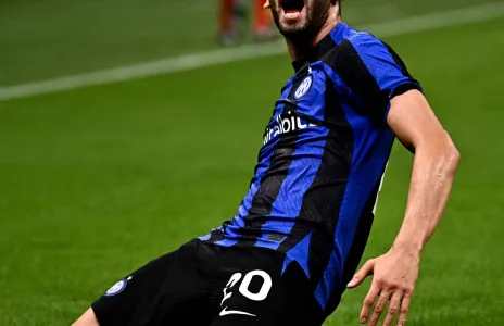 Football Lebanon - أتلتيكو وإنتر يضمّان سويوندجو وفراتيزي... والتجديد للاعبَين