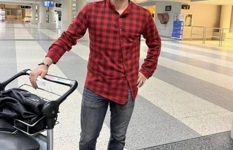 Football Lebanon - وصول طارق جرايا إلى مطار بيروت