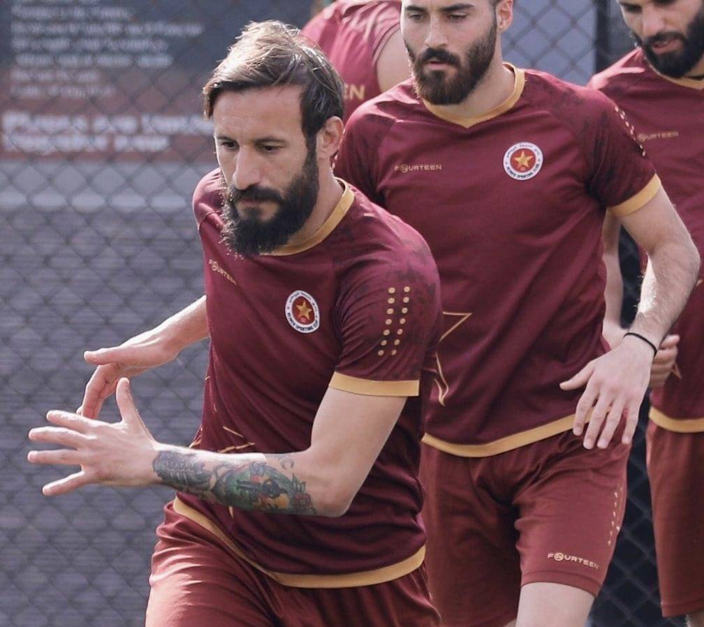 Football Lebanon - خالد التكجي يعود للتمارين