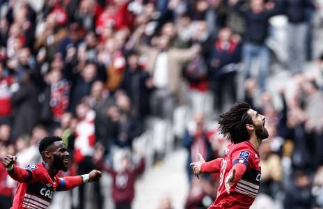 Football Lebanon - ثلاثية تعزّز حظوظ ليل القارية