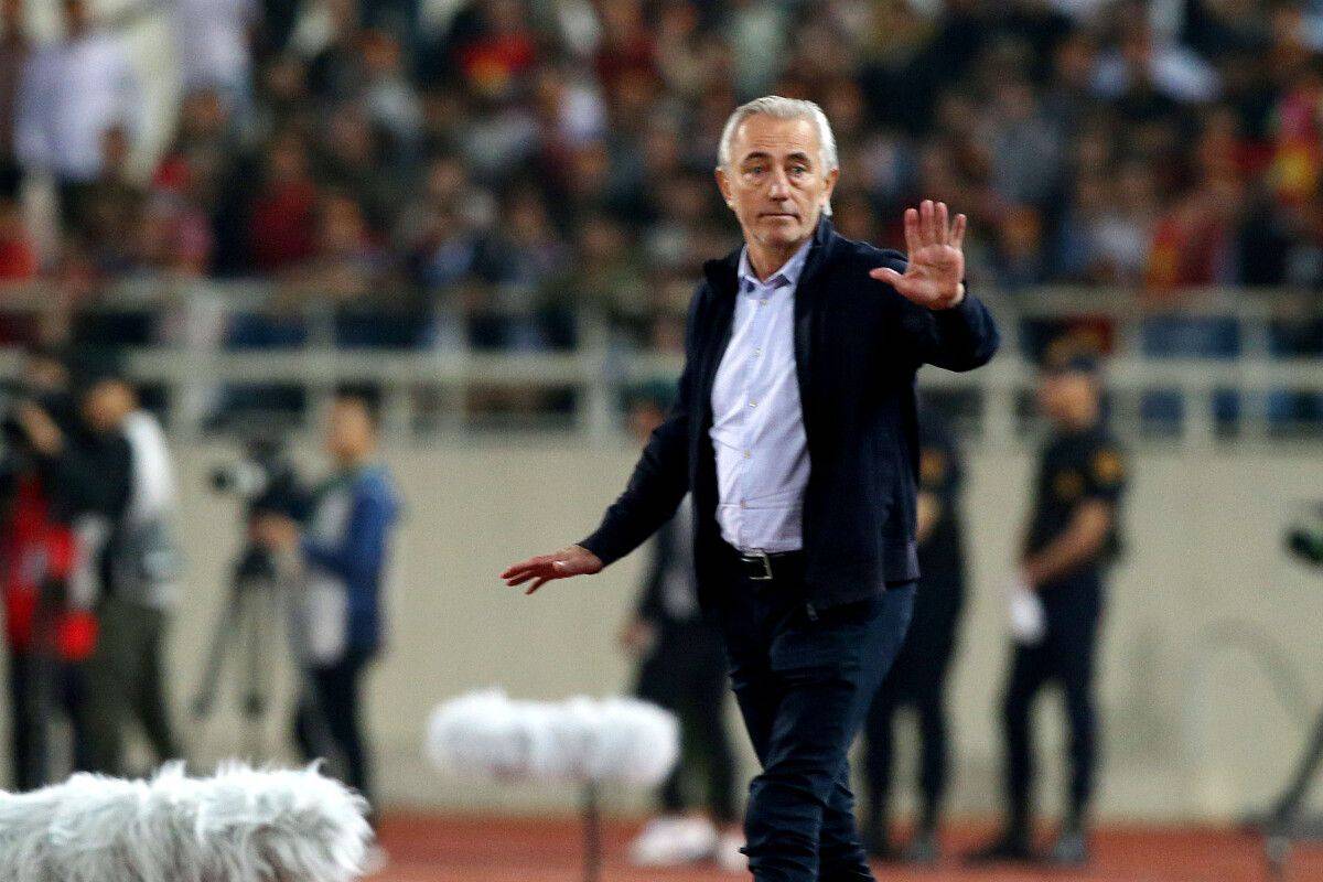 Football Lebanon - إقالة مدرب المنتخب الإماراتي