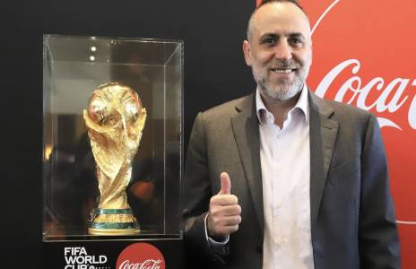 Football Lebanon - تميم سليمان يشارك في استقبال كأس العالم