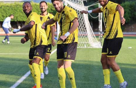 Football Lebanon - الأصفر يحقق إنتصاره الرابع على التوالي بثنائية حسين عزالدين