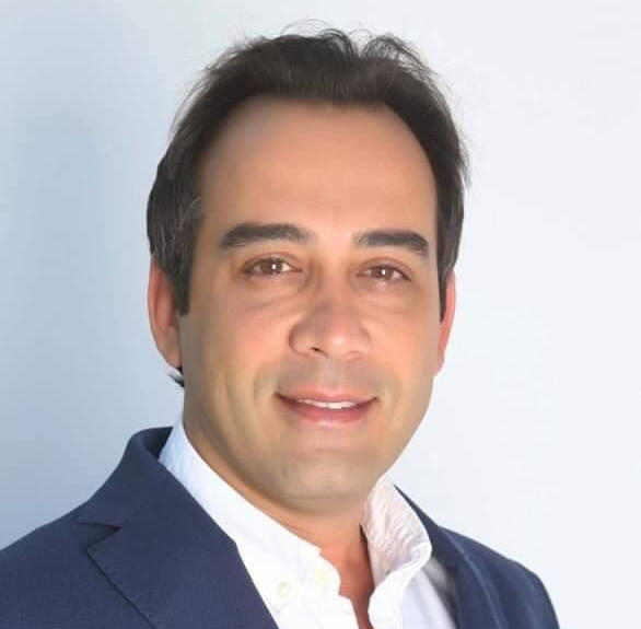 Football Lebanon - الرئيس المستقيل ولكن؟